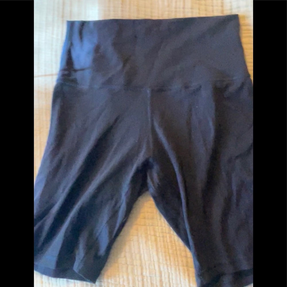 Lululemon navy Bike Short 8”